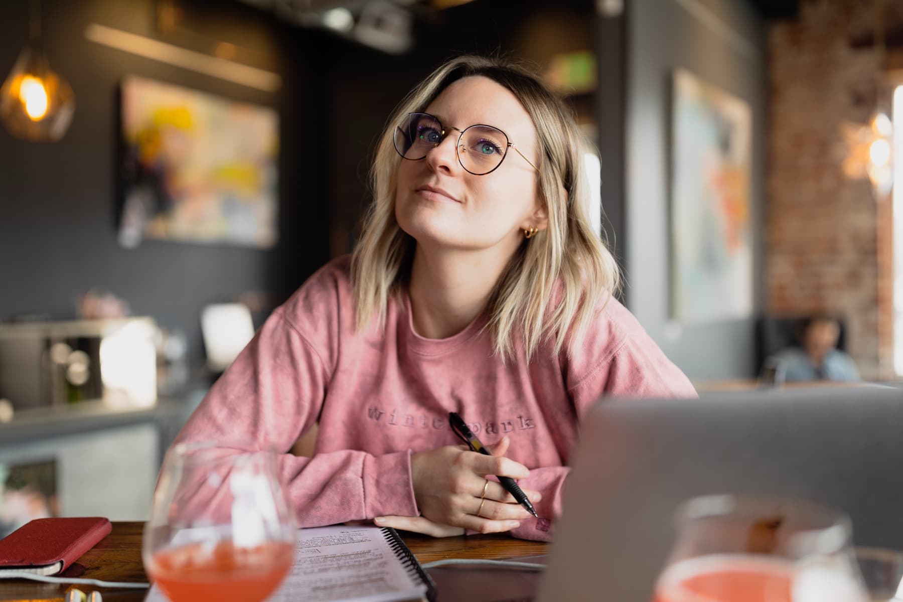 taylor portrait at bar and coffee shop 03 in color